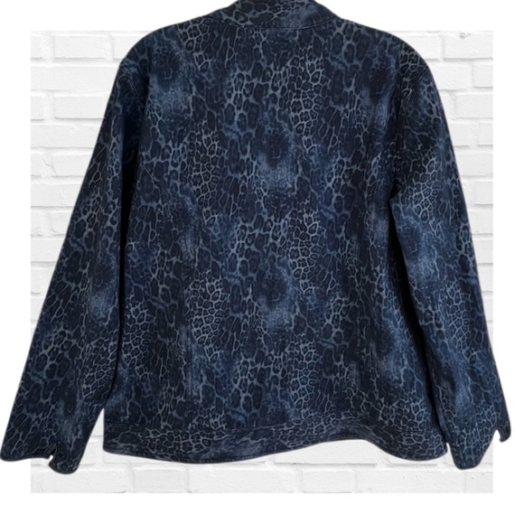 Chico’s Reversible Jean Jacket Animal Print Blue Zip Front Plus Size Denim - Picture 2 of 11